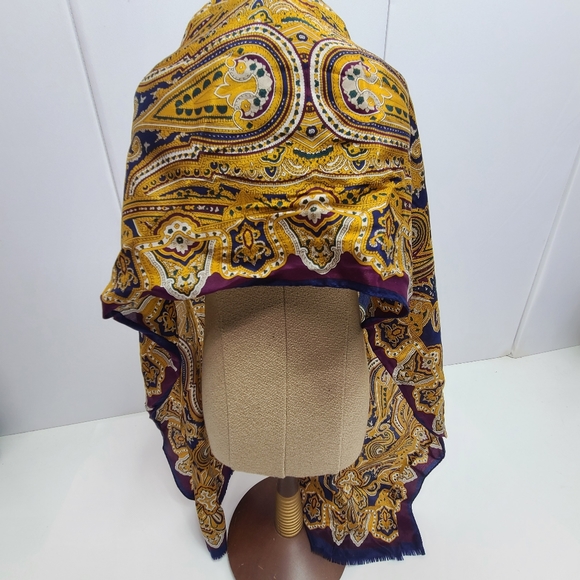 Vintage Oscar De La Renta 100% Pure Silk  Paisley Scarf Wrap - Picture 5 of 6